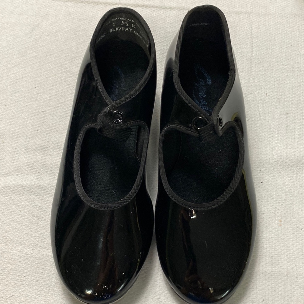 Capezio Tele Tone Jr Tap Shoes 1 1/2. (BJ)